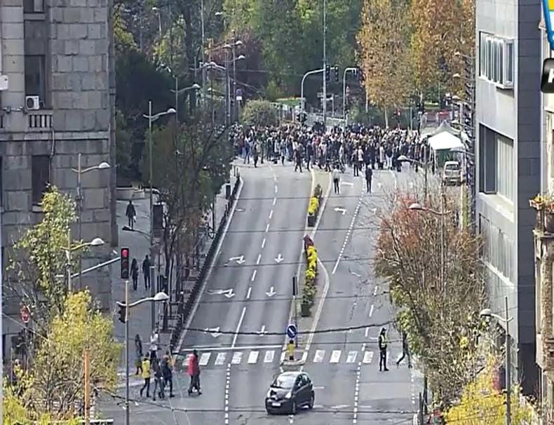 Улица Таковска в центре Белграда вновь заблокирована.