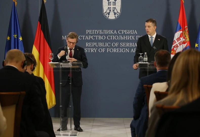 Сербия хочет как можно быстрее стать членом ЕС, заявил министр иностранных дел страны Марко Джурич.