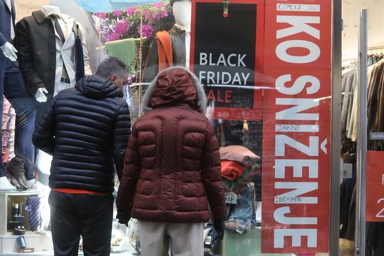 В "черную пятницу" 28 ноября и два последующих дня безумного шоппинга сербы потратили 400 миллионов евро.