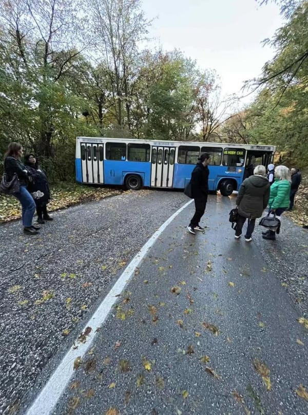Очередное происшествие с автобусом в Сербии.