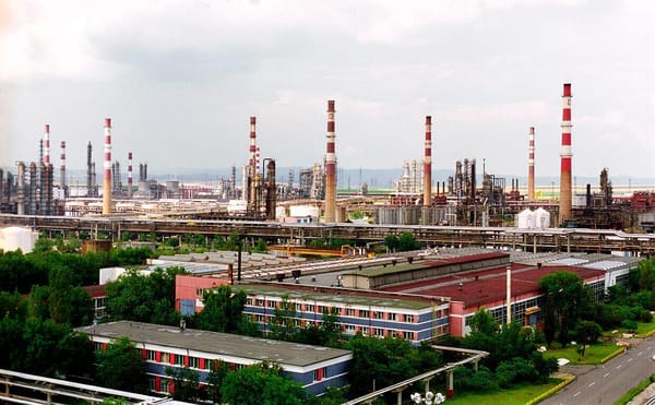 Страны Восточной Европы готовятся к введению американских санкций против "Лукойла".