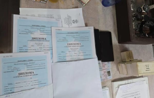 Сотрудники МВД разгромили ОПГ, изготавливавшую поддельные документы.